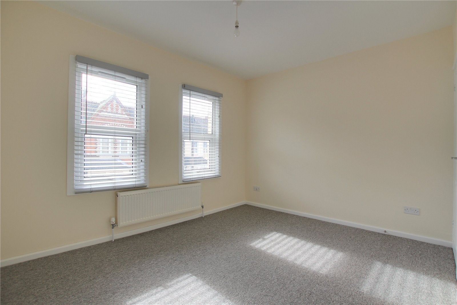 Flat Norris Road in Reading