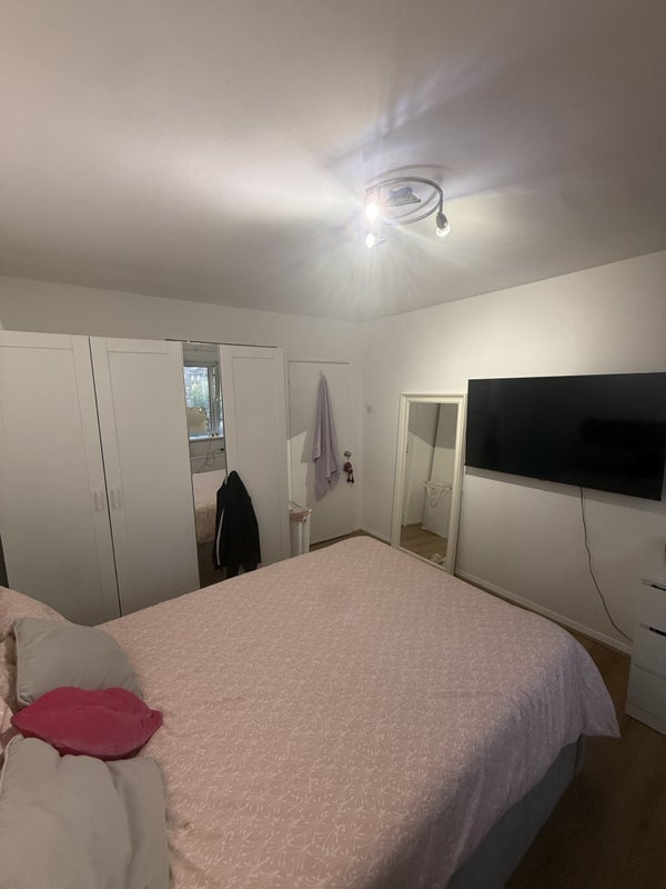 Room Thorne Street in Greater London
