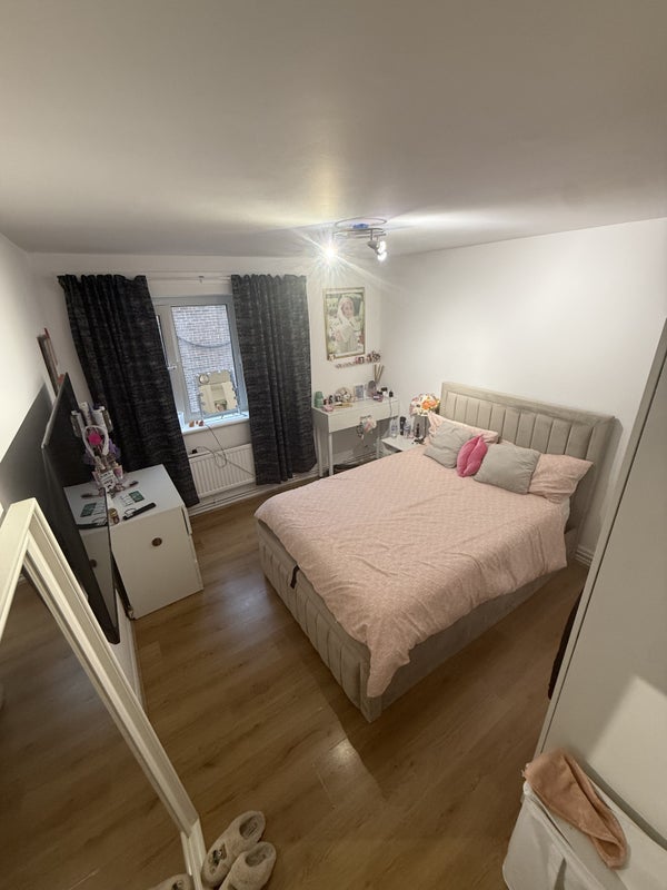 Room Thorne Street in Greater London