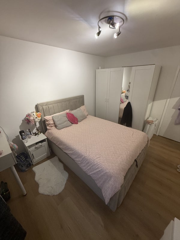 Room Thorne Street in Greater London