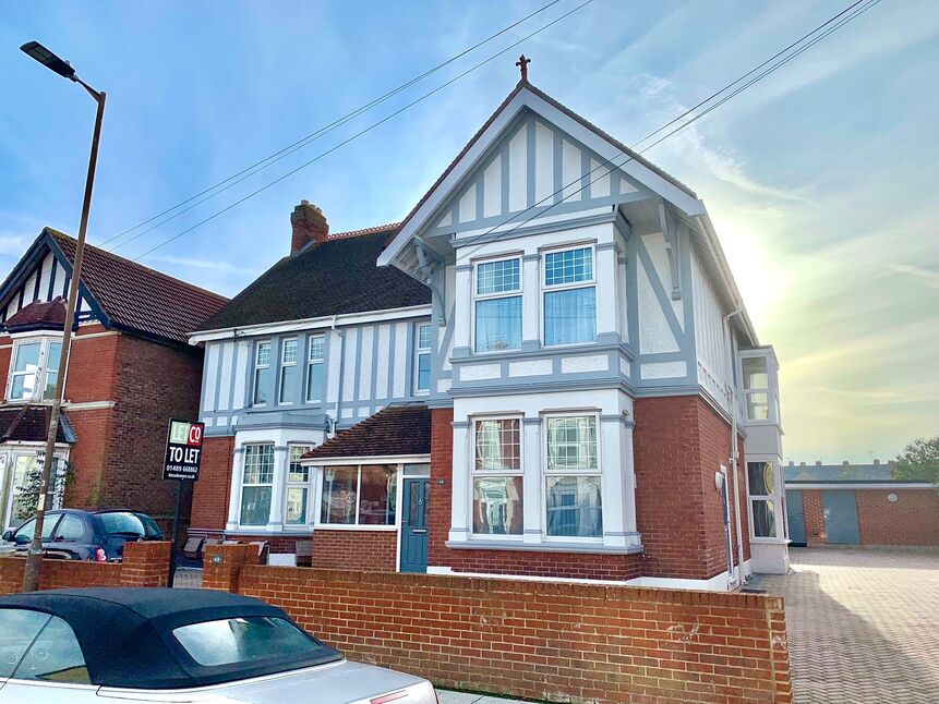Flat Stubbington Avenue in Portsmouth