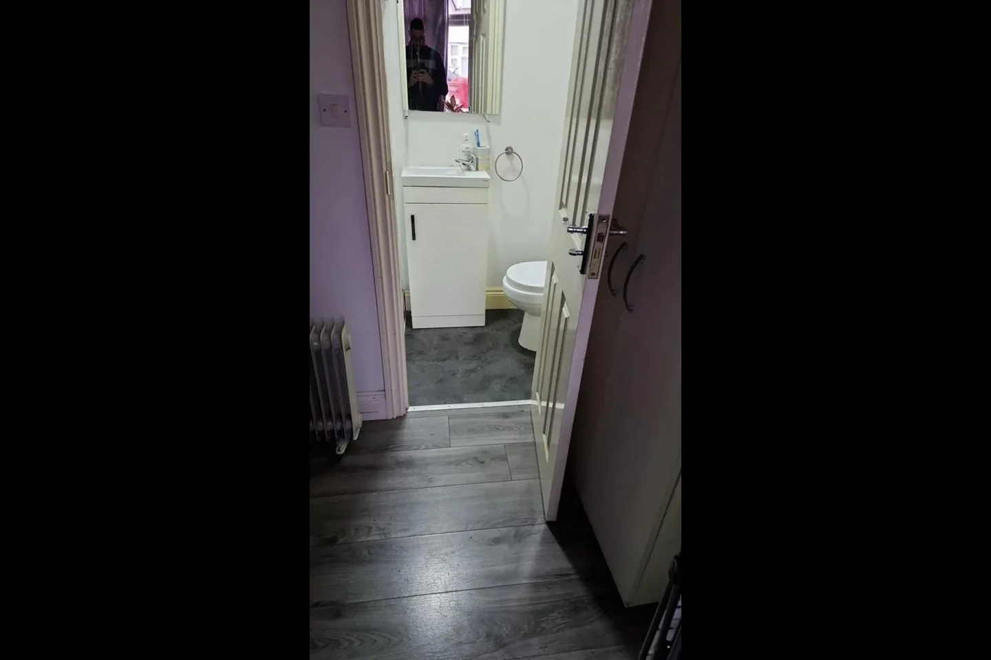 Room Sunningdale Avenue in Greater London