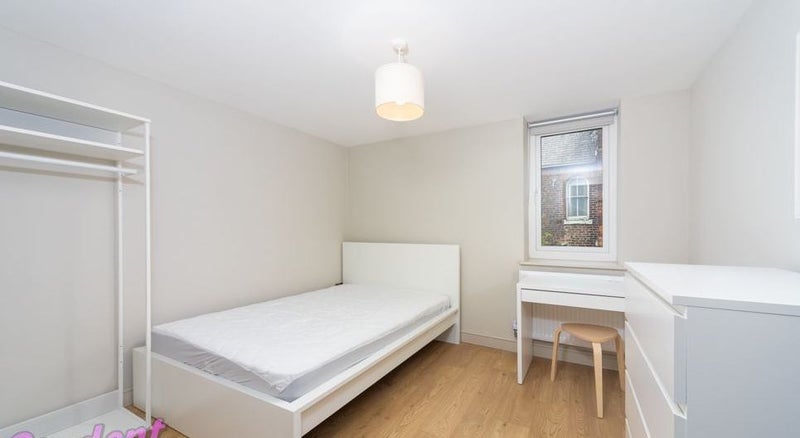 Flat Egerton Crescent in Manchester