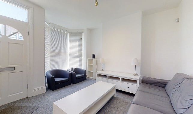 Flat Shoreham Street in Sheffield
