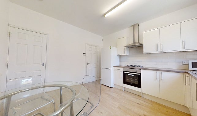 Flat Shoreham Street in Sheffield