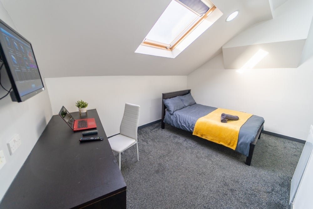 Flat Vicarage Road in Birmingham
