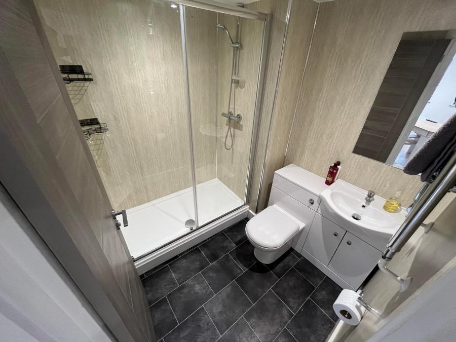 Flat Millstone Lane in Leicester