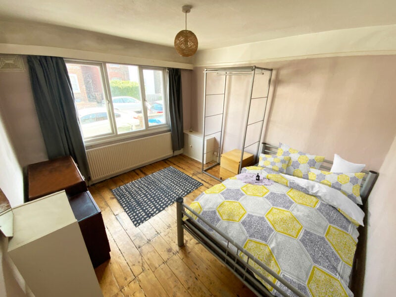 Room Denzil Road in Guildford