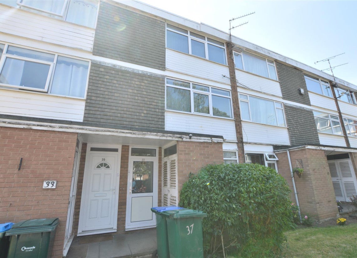 Flat Darnford Close in Coventry