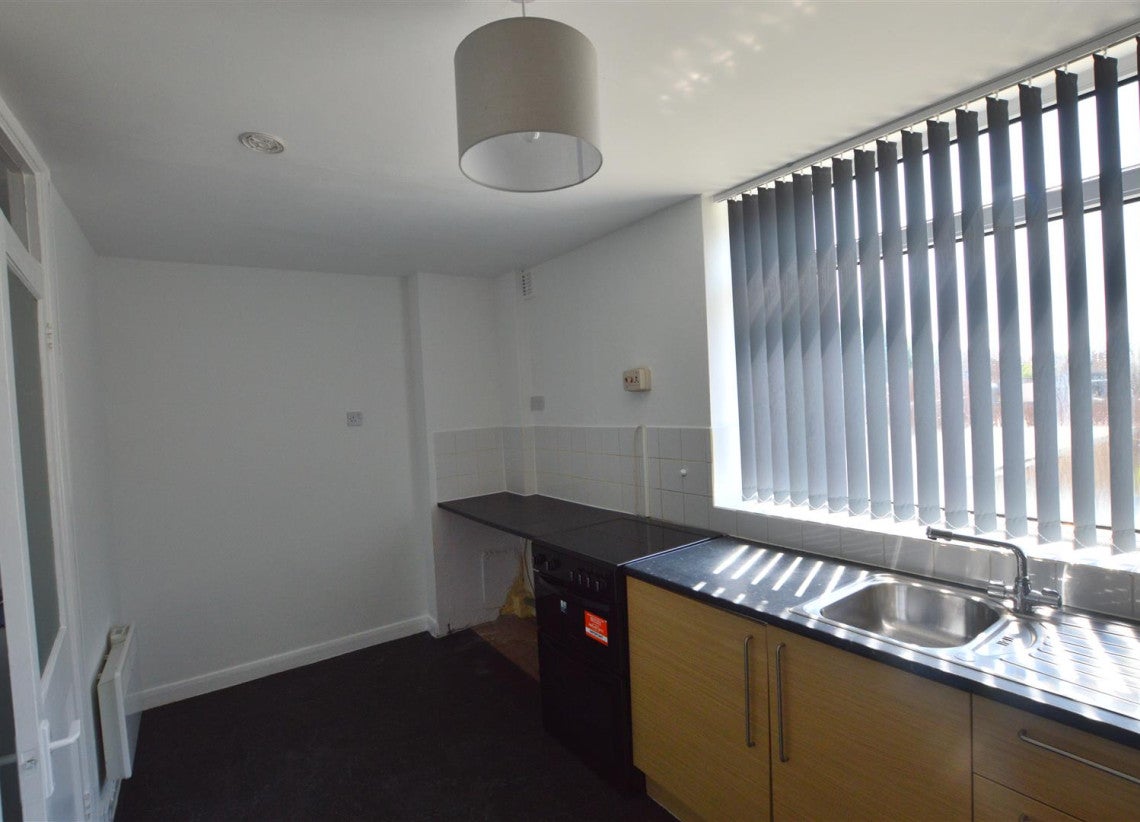 Flat Darnford Close in Coventry