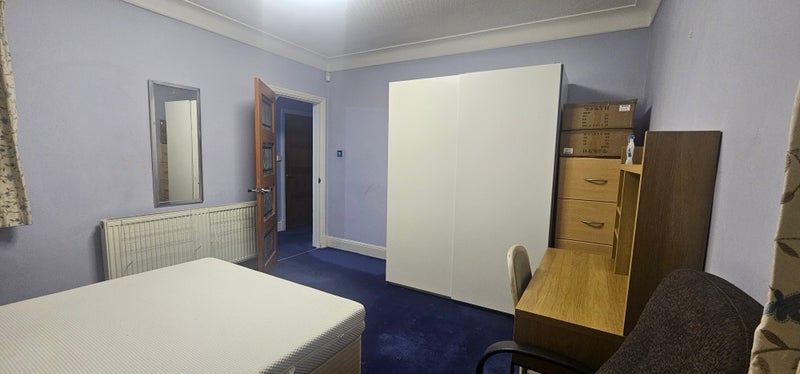 Room Uxendon Crescent in Greater London