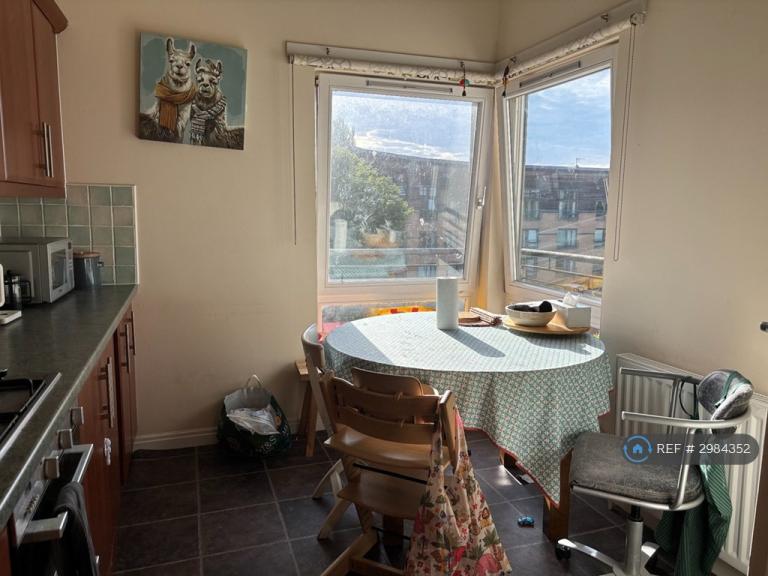 Flat Cask Crescent in Stirling