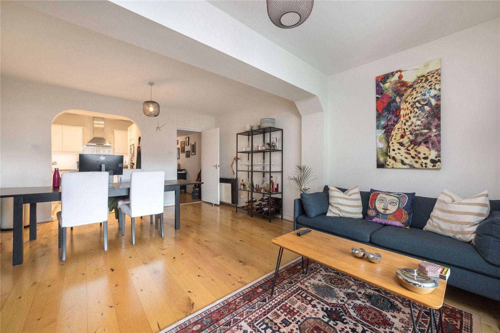 Flat Courage Yard in Greater London