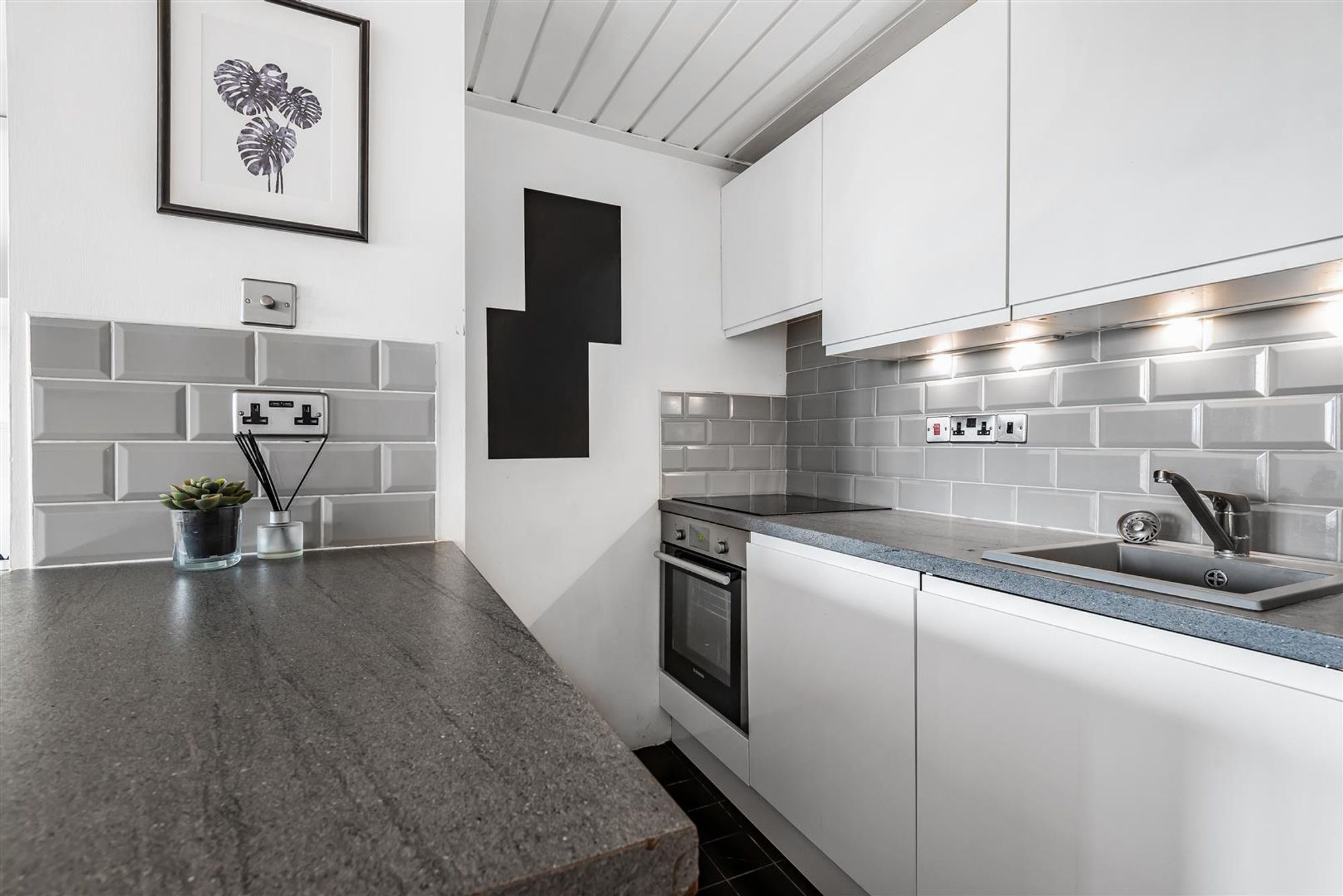 Flat Fairfield Road in Greater London