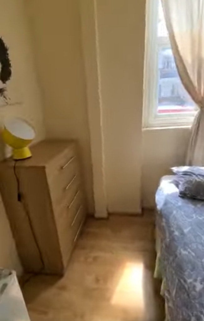 Room Chichele Road in Greater London