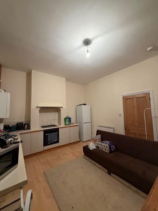 Room Trafalgar Road in Greater London