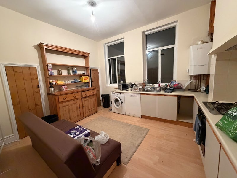 Room Trafalgar Road in Greater London