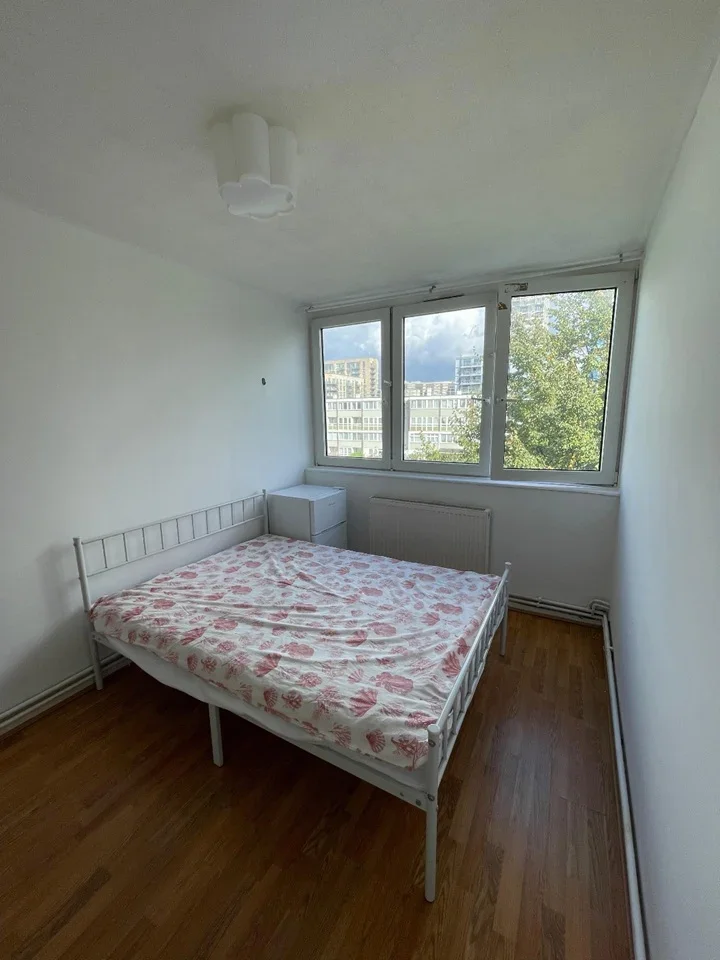 Room Giraud Street in Greater London