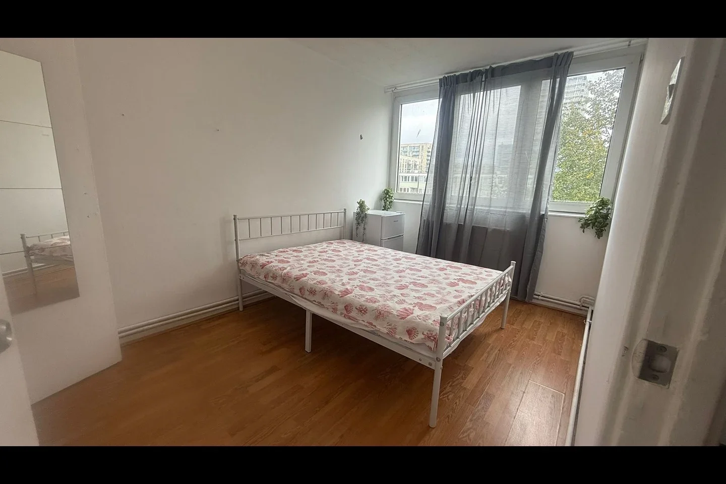 Room Giraud Street in Greater London