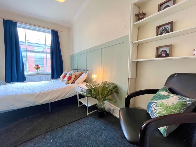 Room Mansfield Road in Nottingham