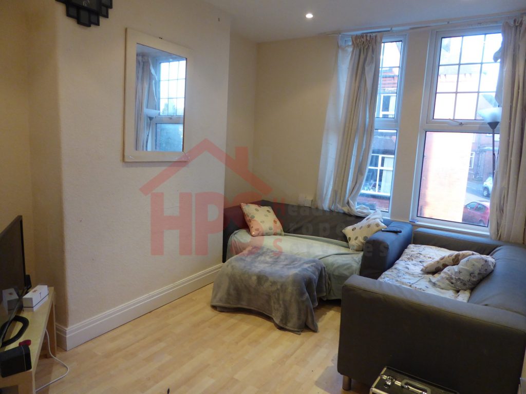 Flat Winston Gardens in Leeds