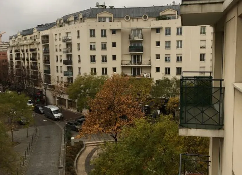 Flat Rue René Jacques in Issy-les-Moulineaux