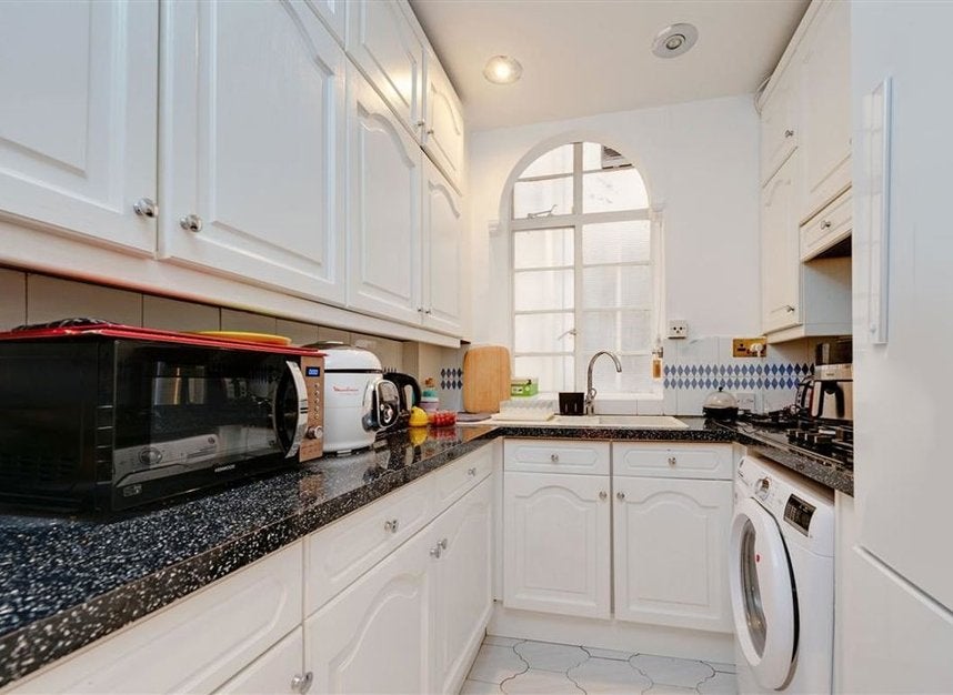 Flat Hyde Park Gardens in City of Westminster