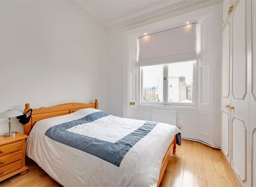 Flat Hyde Park Gardens in City of Westminster