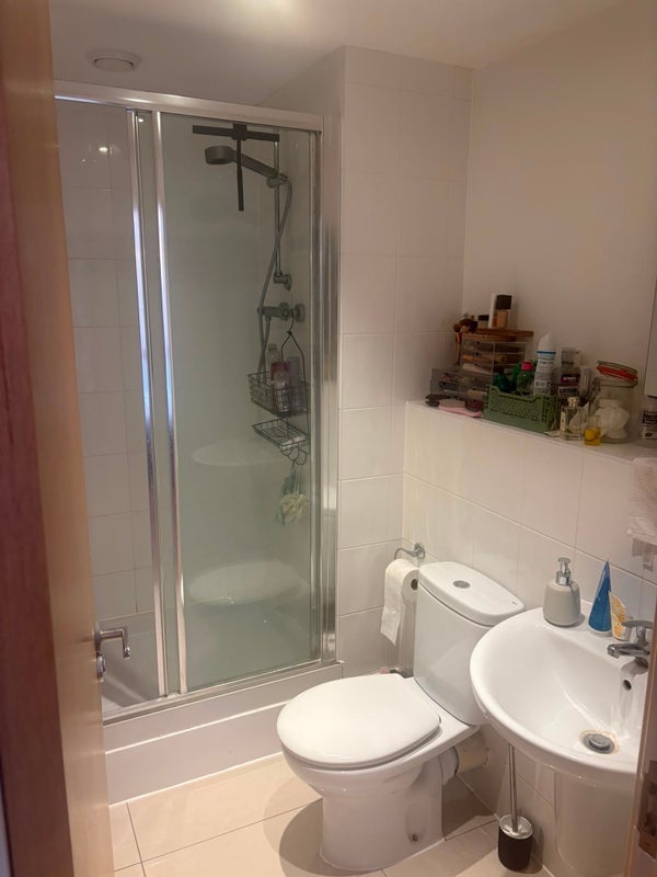 Room Spa Road in Greater London