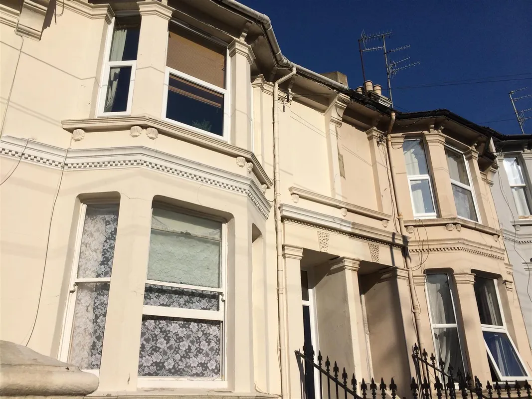 Flat Gladstone Place in Brighton
