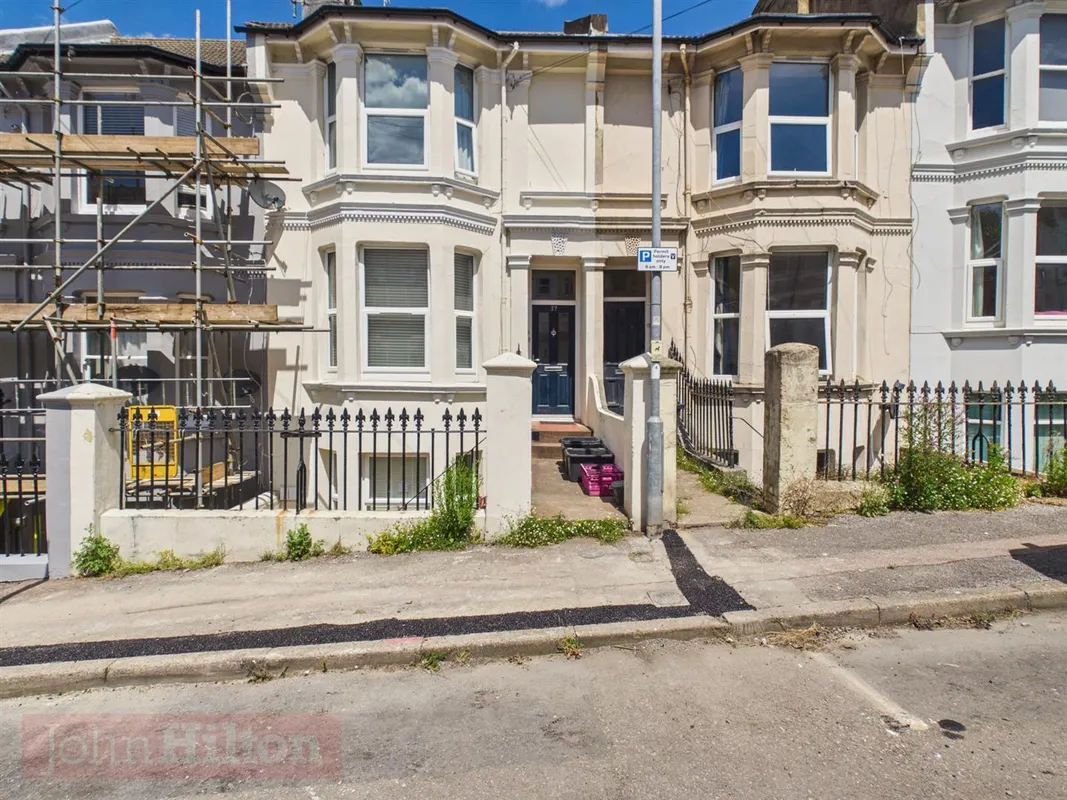 Flat Gladstone Place in Brighton