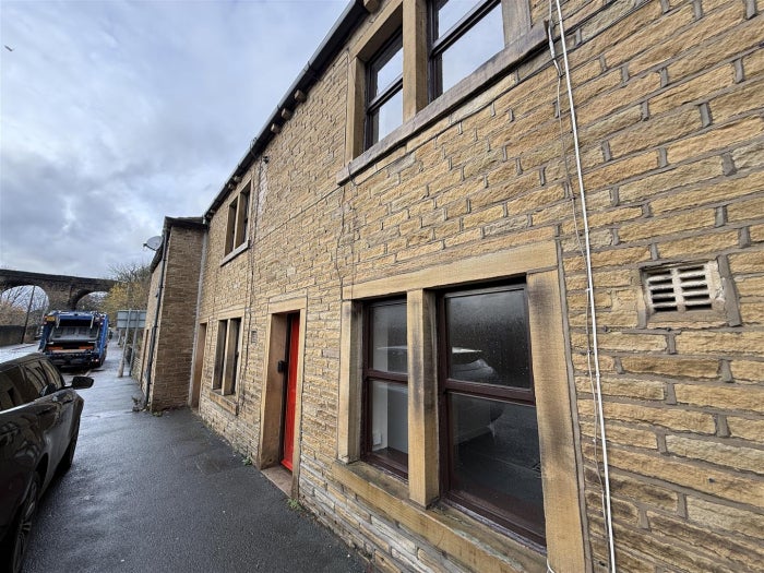 House Saddleworth Road in Calderdale