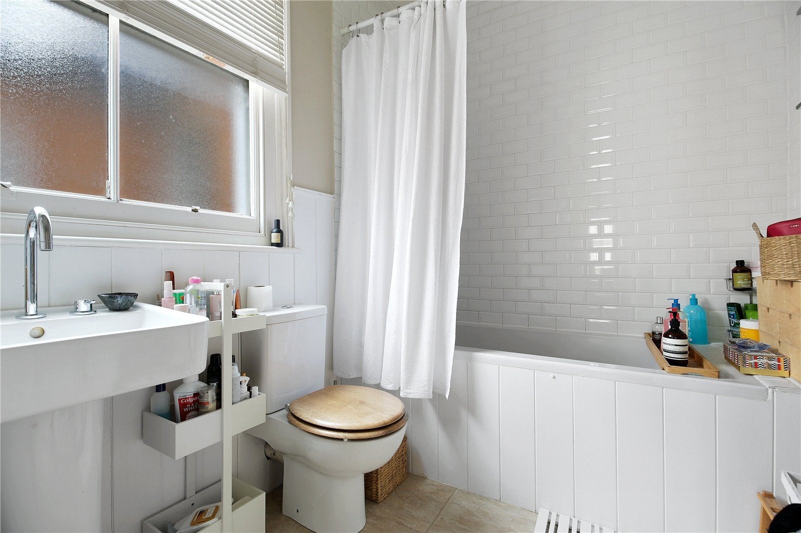 Flat Rowallan Road in Greater London