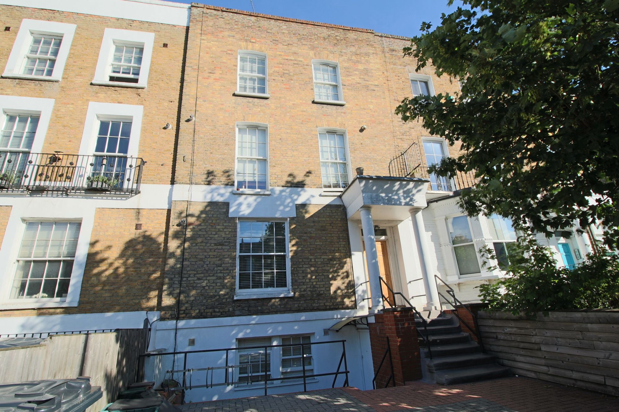 Flat Stroud Green Road in Greater London