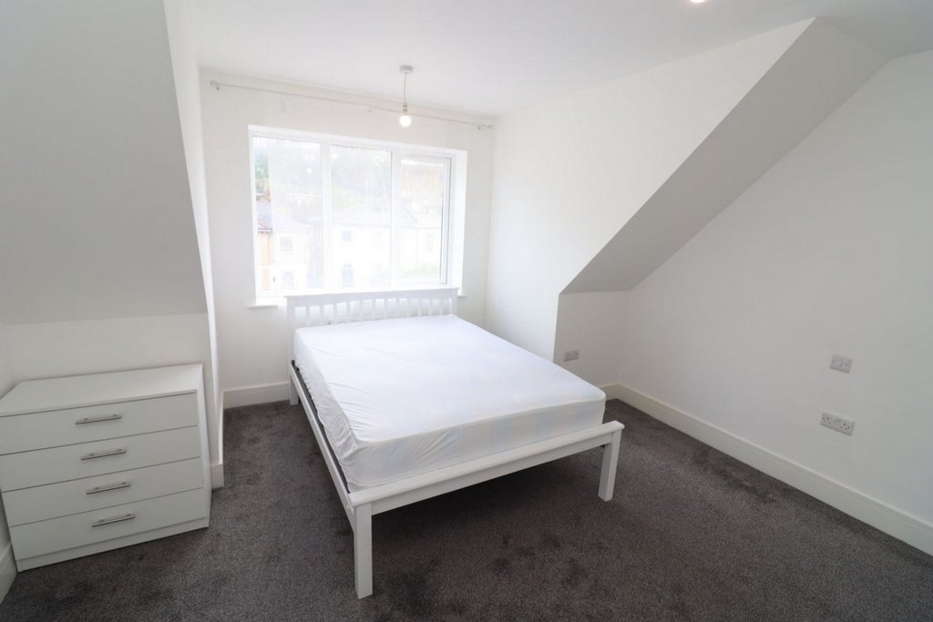 Room Globe Road in Greater London