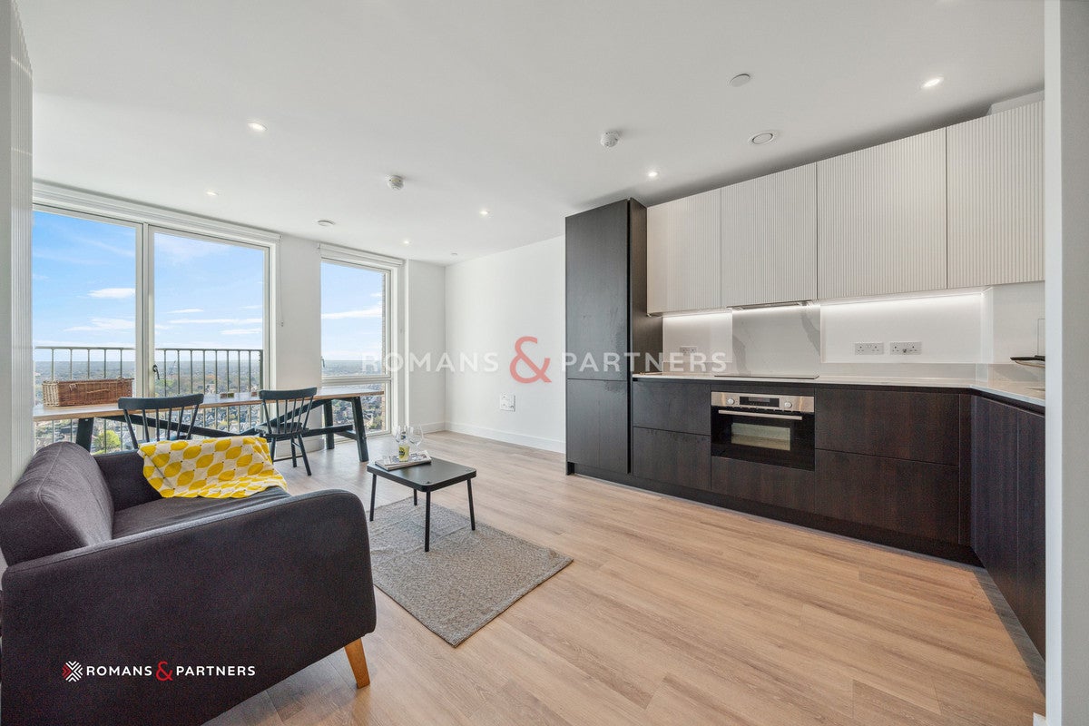 Flat Westbourne Avenue in Greater London