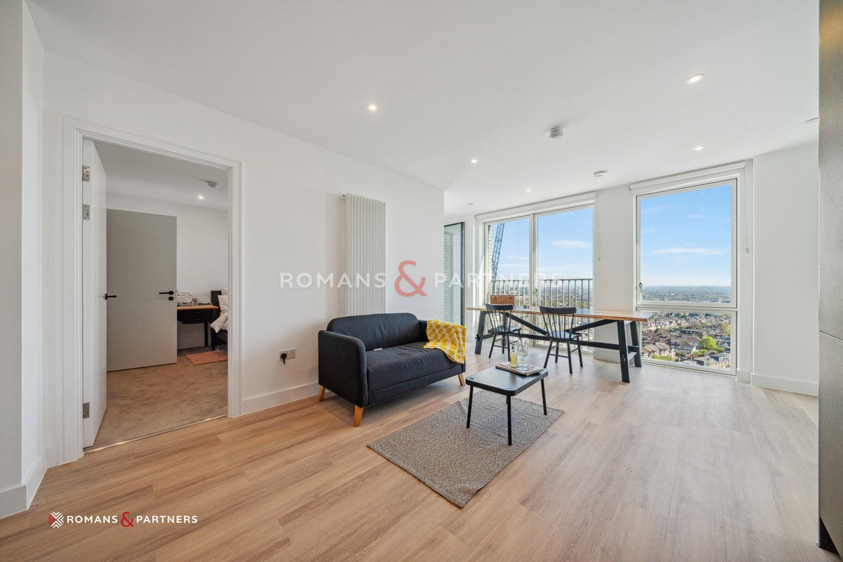 Flat Westbourne Avenue in Greater London