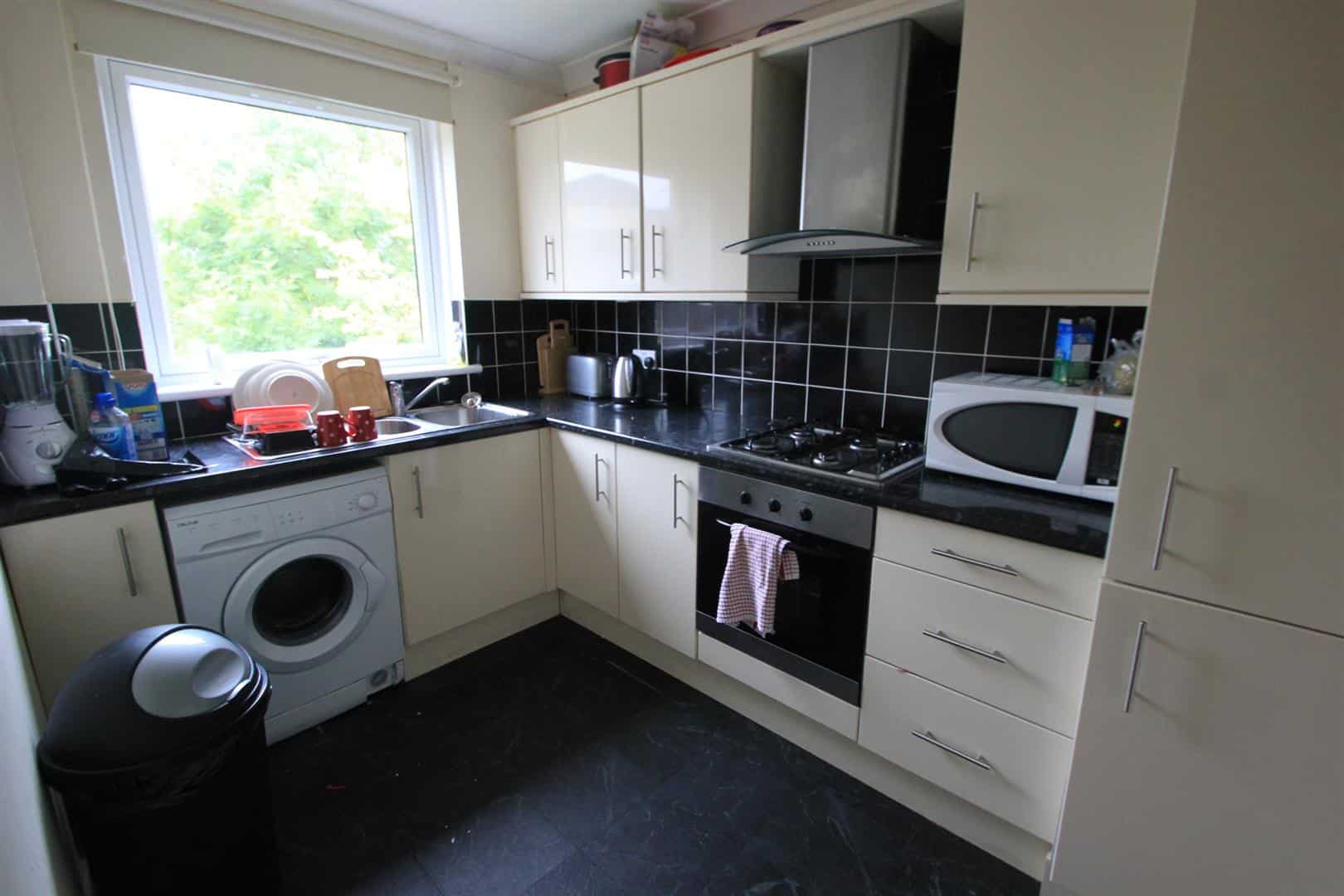 Flat New Kirk Road in Bearsden