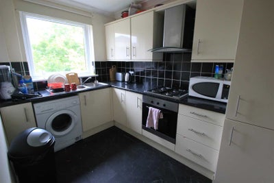 Flat New Kirk Road in Bearsden