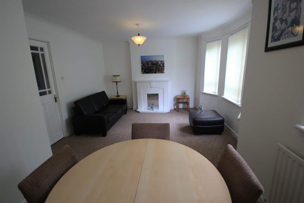 Flat New Kirk Road in Bearsden