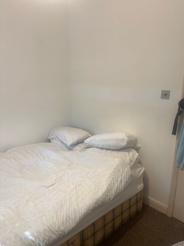 Room Essex Road in Greater London