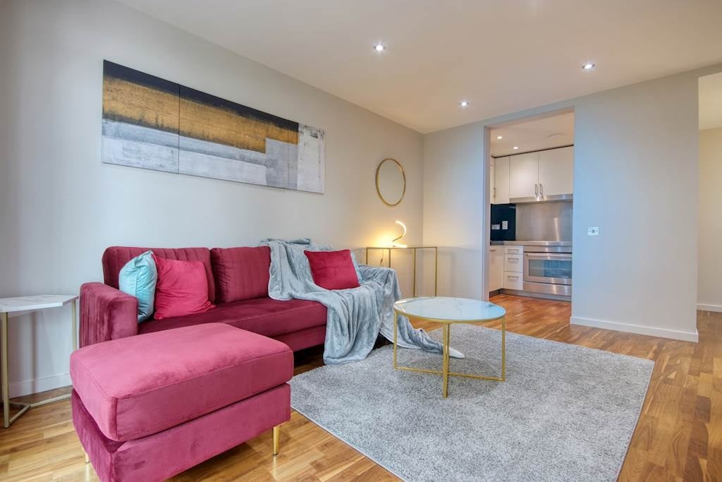 Flat Fairmont Avenue in Greater London