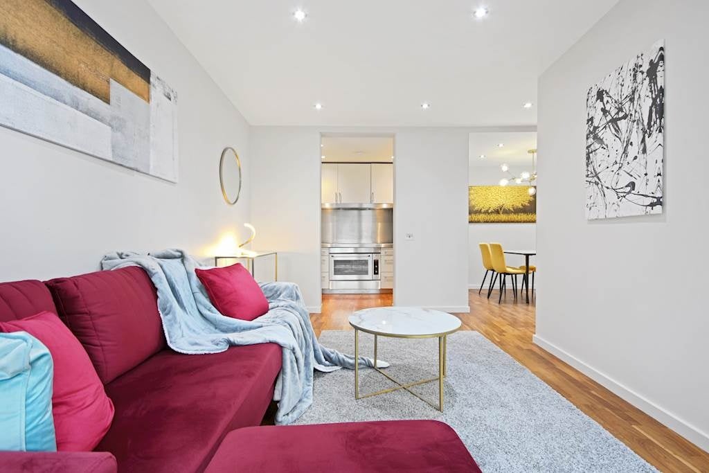 Flat Fairmont Avenue in Greater London