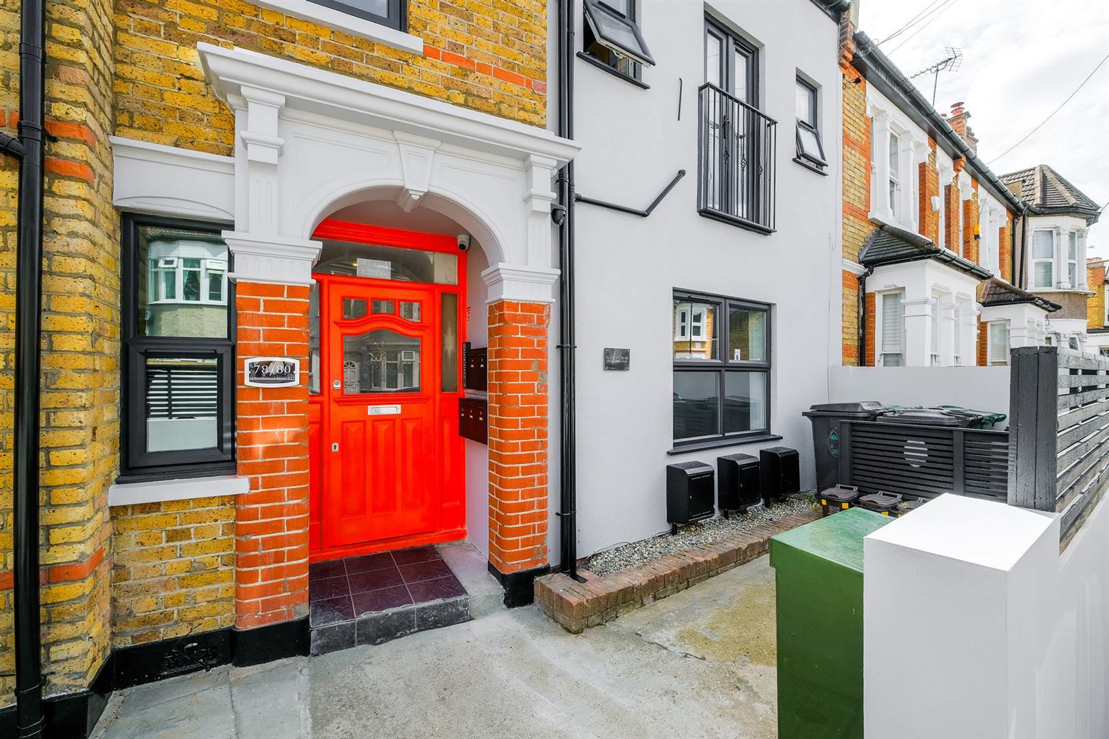 Flat Spruce Hills Road in Greater London