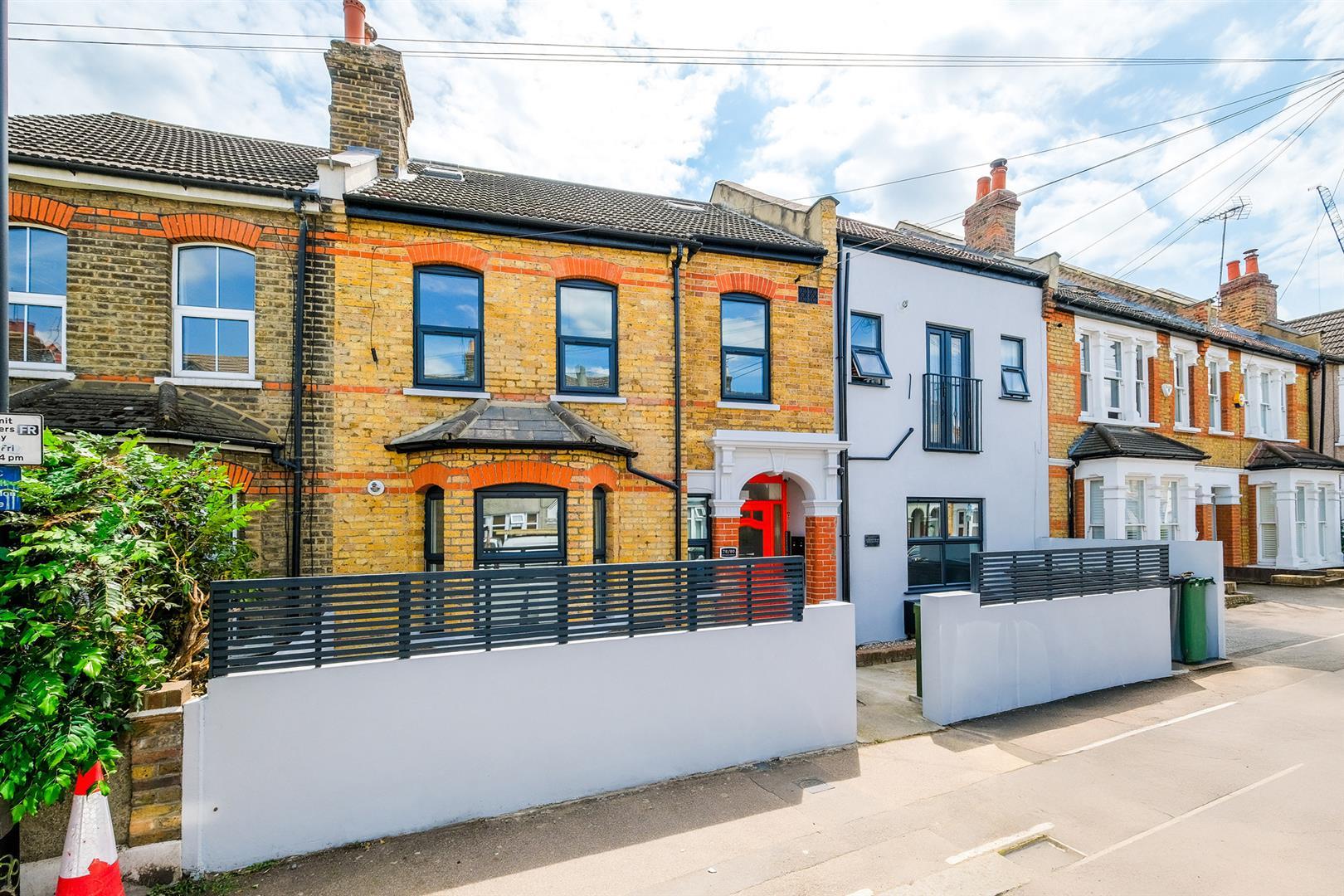 Flat Spruce Hills Road in Greater London