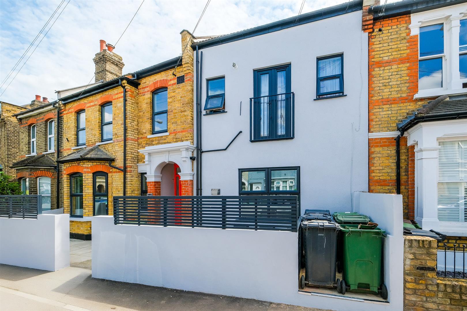 Flat Spruce Hills Road in Greater London