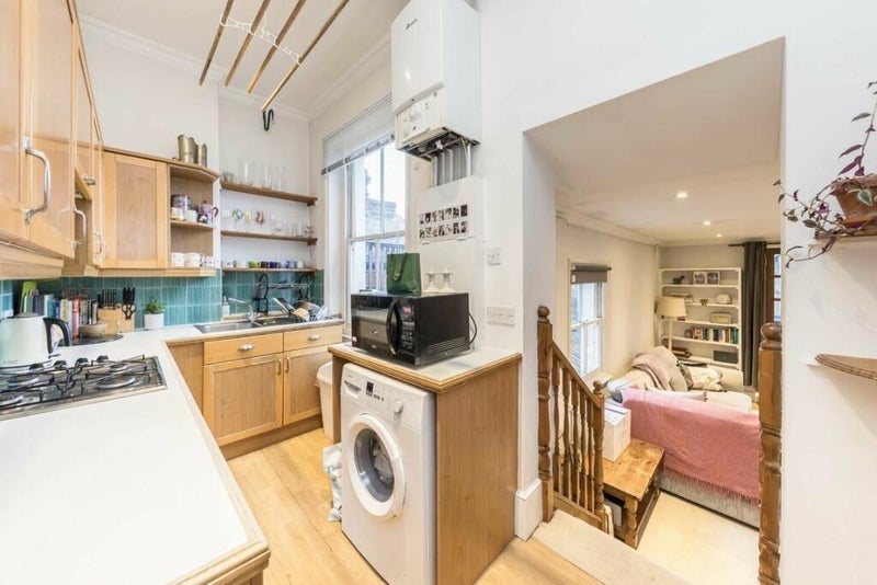 Room Abbeville Road in Greater London