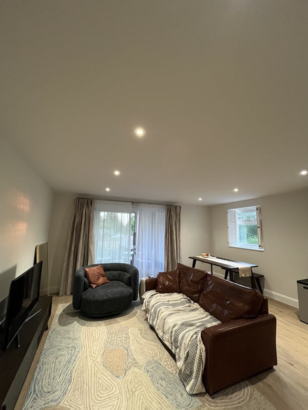 Room Heathhurst Road in Greater London