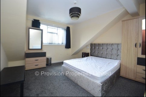 House Burley Lodge Terrace in Leeds