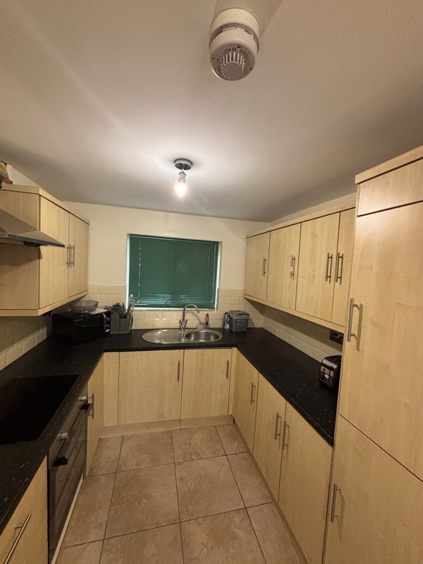 Room Ainsdale Gardens in Birmingham